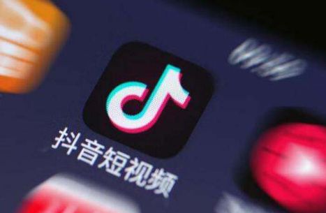抖音車上有小人在拉屎是什么東西？抖音車上有小人在拉屎原圖介紹！